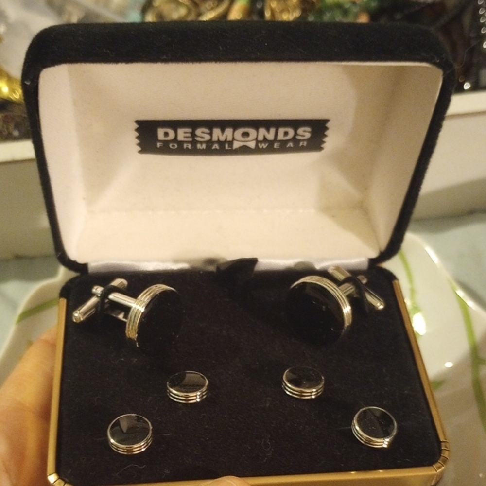 Onyx And Silver Tone Cufflinks Set : Desmonds